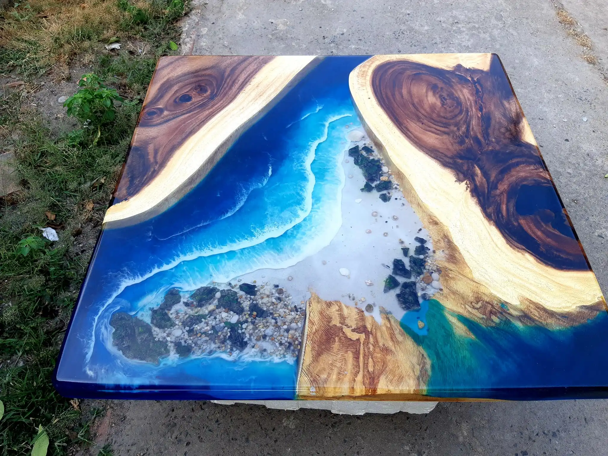 New Product Epoxy Round Table For Living Room Natural Saman Wood High