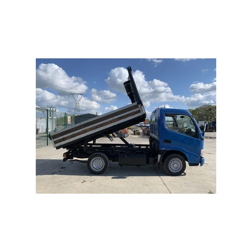 Toyotaa Dyna 300 for Sale with High-torque diesel Engine, Suitable