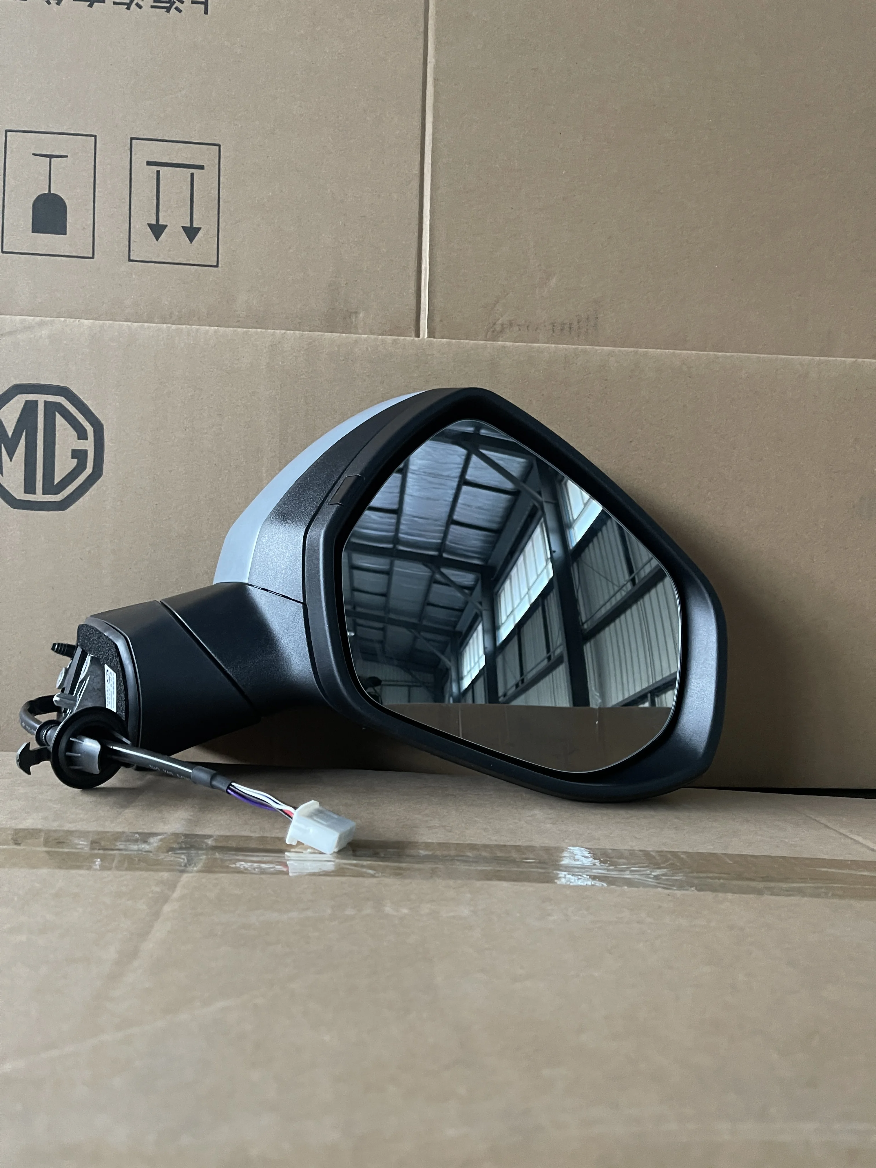 #C00219787 High transparency, UV resistance Original Offical Genuine Auto Body Parts MAXUS Car Power Folding Rearview Mirror factory