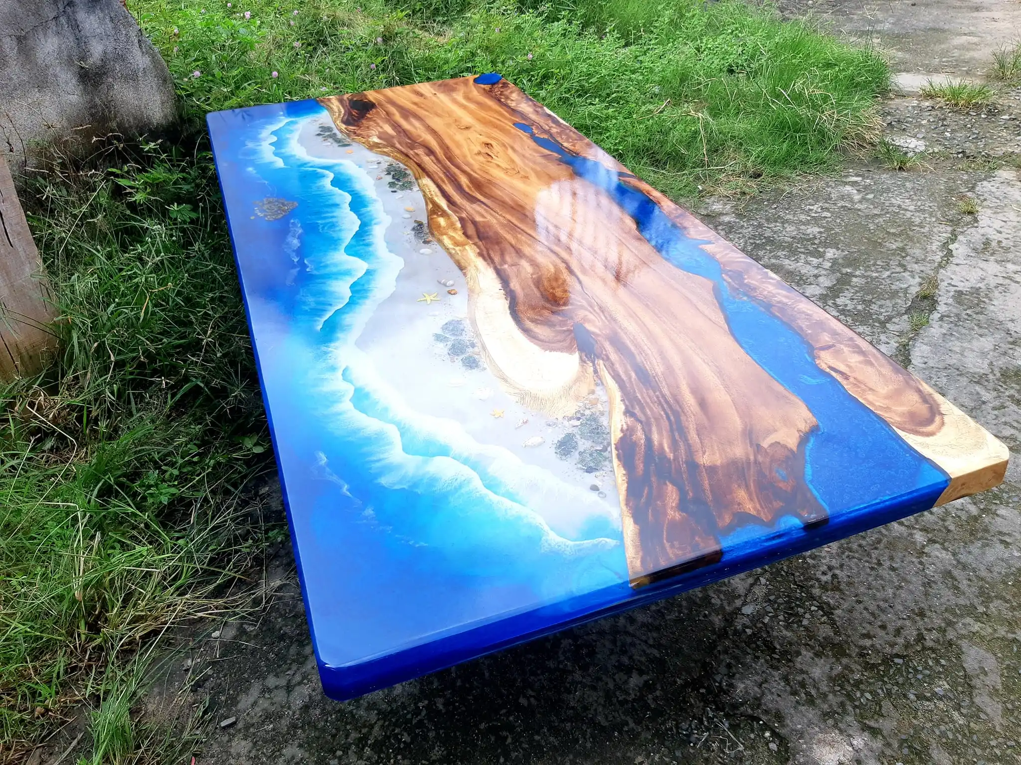 Modern Center Table Wooden Top Transparent Glossy Epoxy Table Top For