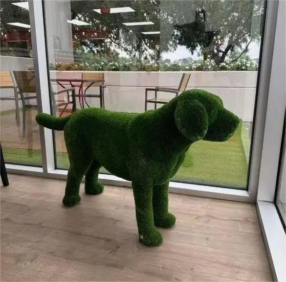 Customizable Outdoor Artificial Grass Metal Material with Steel Structure for Synthetic Animal Pet Decorations-Dog or Bear