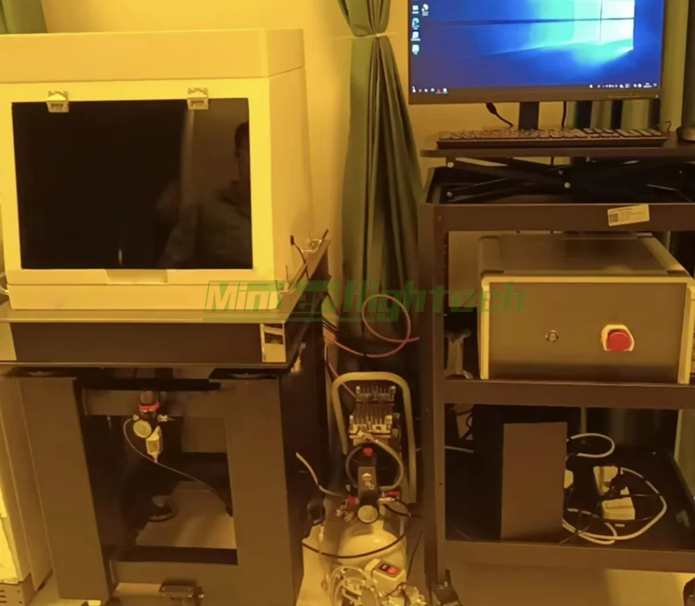 Can the mask aligner used in university laboratories achieve a top-side alignment accuracy of 0.5 µm and a back-side alignment acc