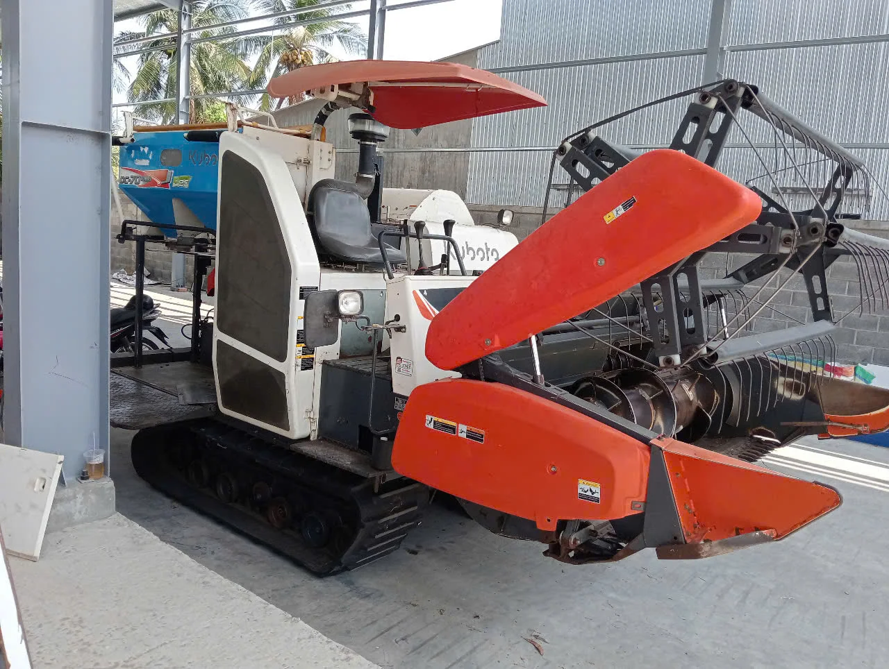 Used Combine Harvester DC 70 Plus 70HP Condition New Genuine Kubota Thailand - Hot Cheap Price