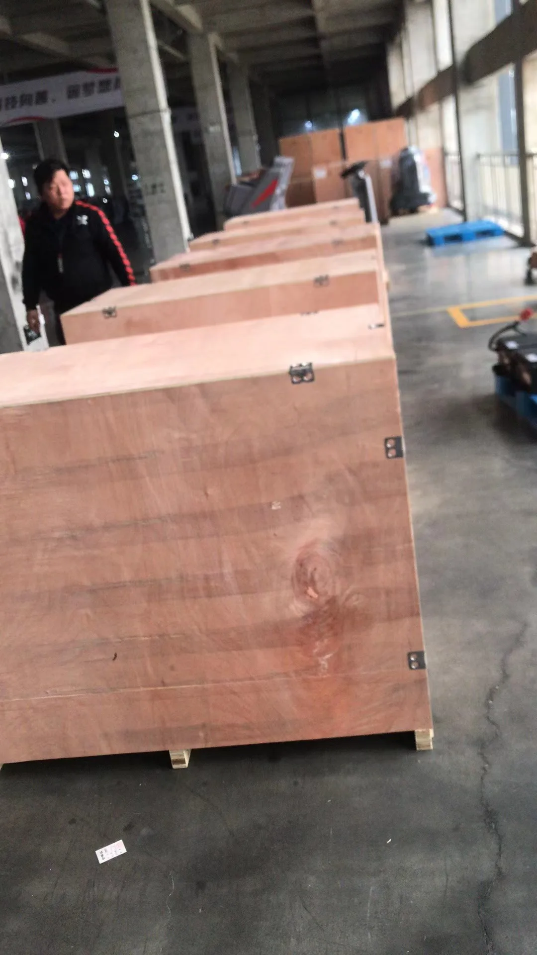 China Supplier Ride On Vacuum Sweeper Automatic Floor Scrubber ...