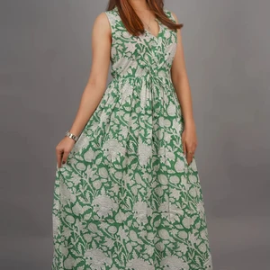 Autumn/Winter Summer Season Beautiful Cotton Hand-Block Printed Maxi Dress Solid Pattern Nonwoven Weaving Method