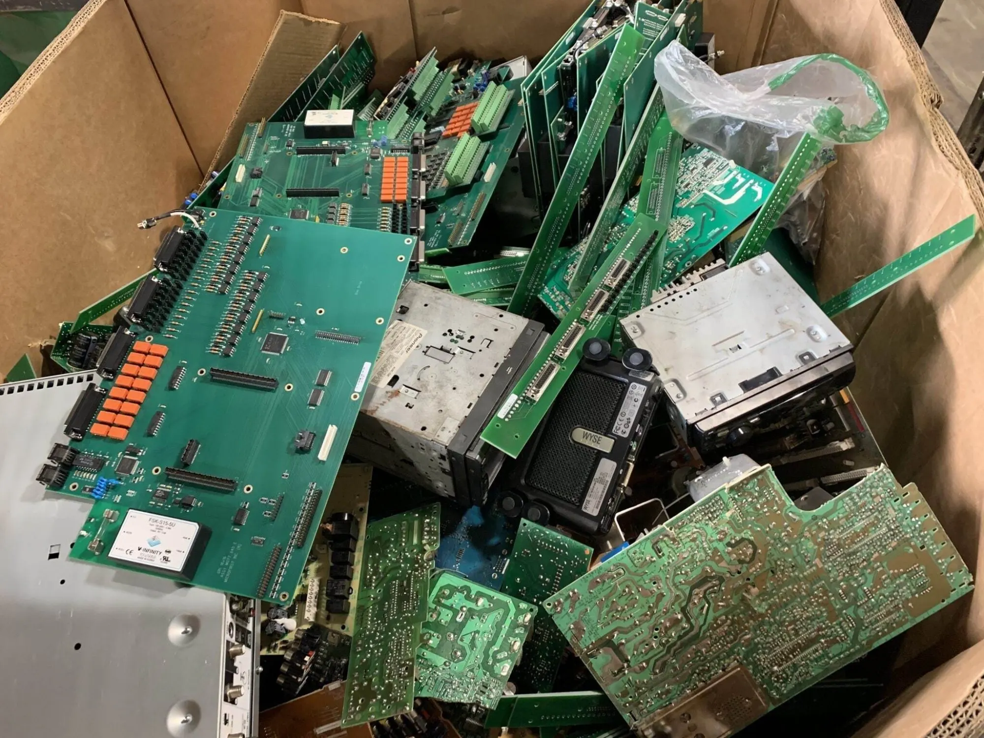 High Content Gold in PC Motherboard Scrap/Computer motherboard scrap