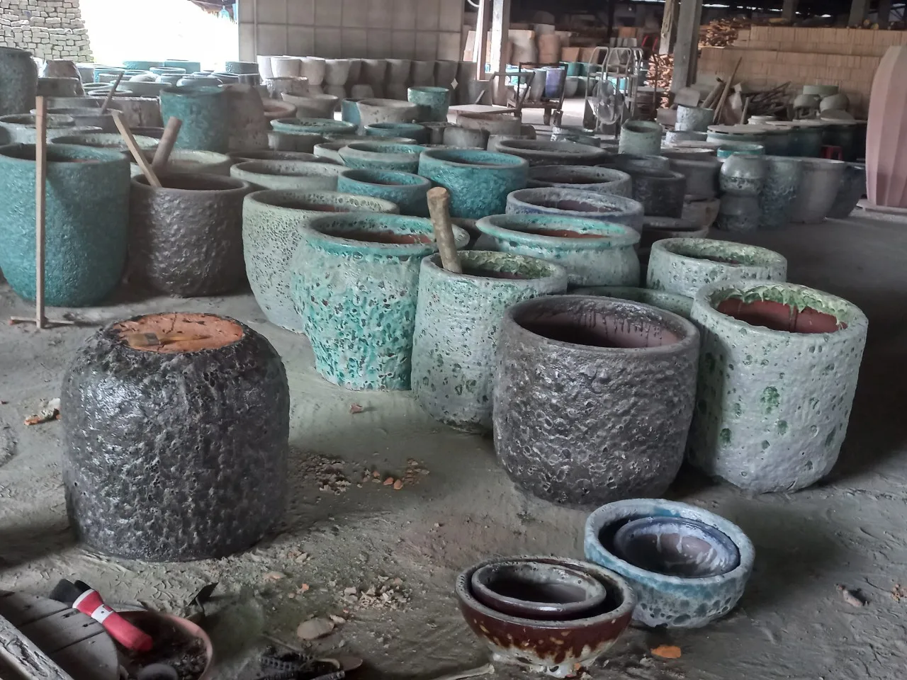 1. Unique Atlantic Ceramic Outdoor Pots Vietnam Pottery Pots