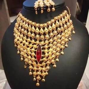 Dubai Vintage Gold Plated Necklace for Women Classic Diamond Zircon Pearl on an Alloy Chain Anniversary Wedding Jewelry Gift