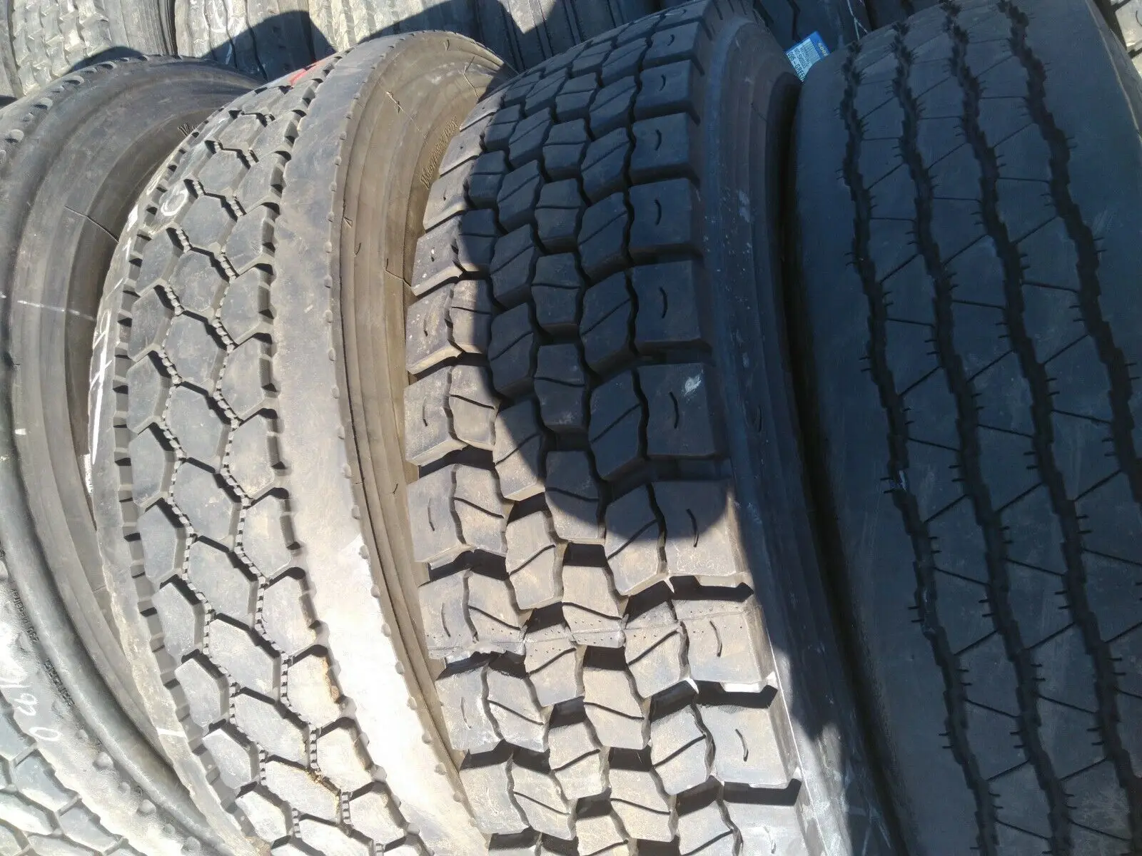 Second Hand Tyres / Perfect Used Car Tyres in Bulk With Competitive Price / Cheap Used Tires in Bulk Car Tires