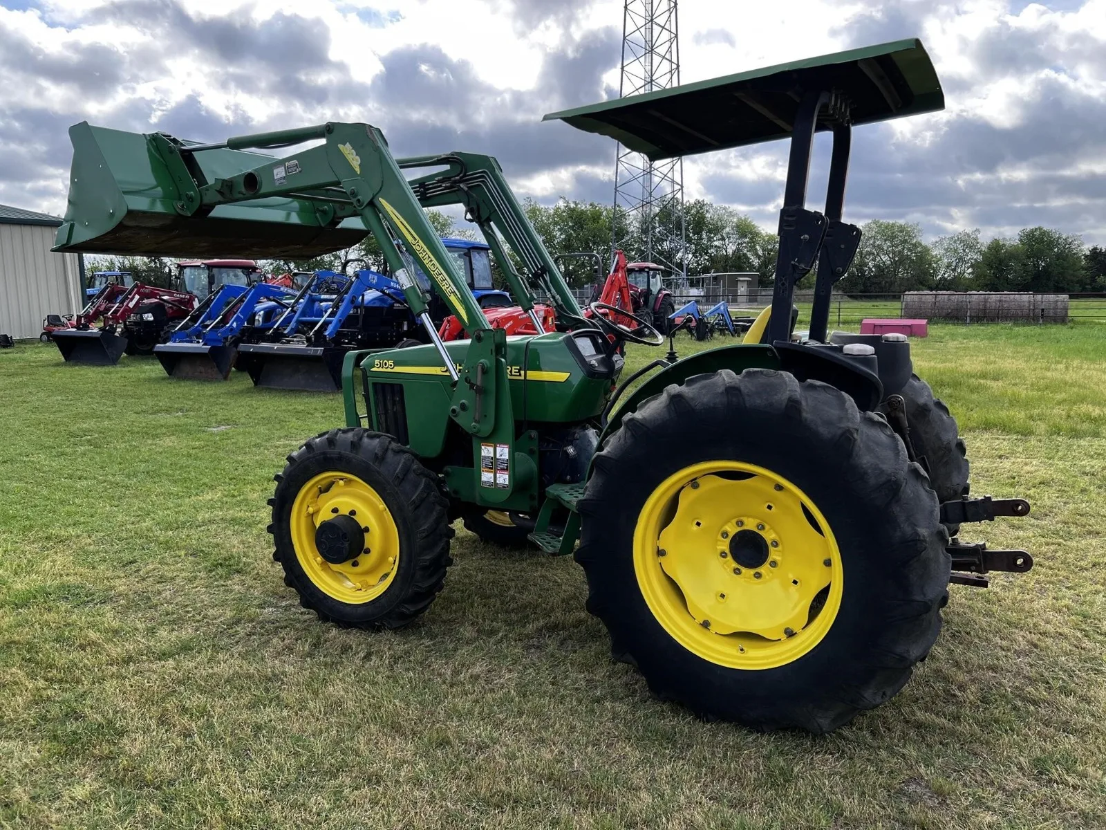 Original Farming Tractor Fairly Used John Dear 5105 Farm tractor With Front Loader John Dear 5105 4x4 Tractor in Stock Now