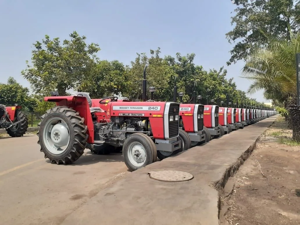 Newest 2WD Mini Farm Tractors Multifunctional Agriculture Machinery with Core Gear Box Engine Components Stock Available