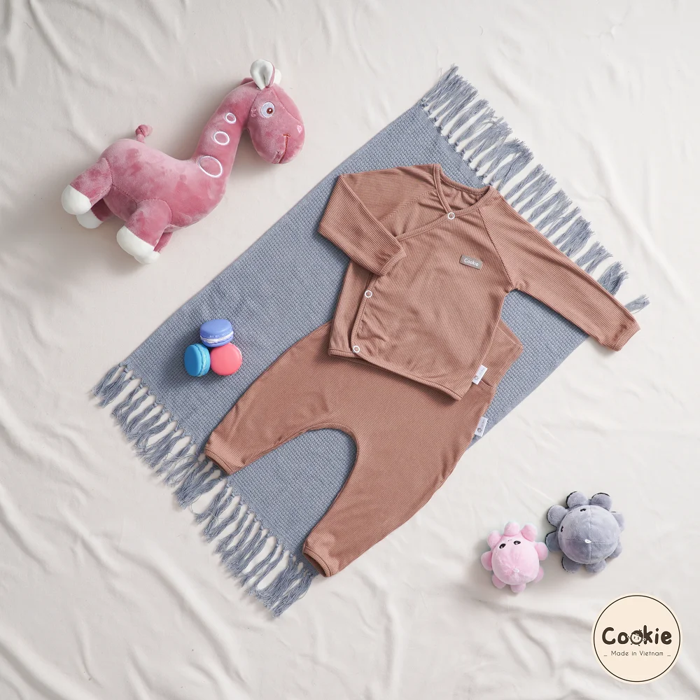 Комплект для новорожденных из топа с длинным рукавом и брюк с эластичным поясом, 95% хлопок, 5% эластан, унисекс, 0-6 месяцев