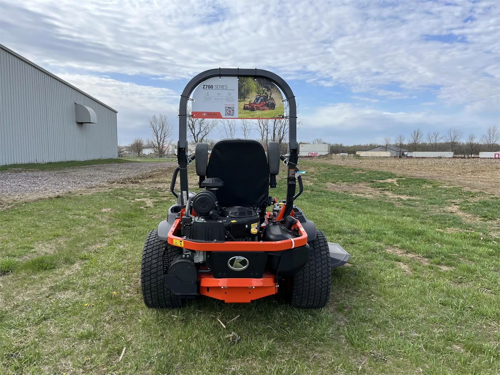 Kubota Z781i 48v Cordless 2-Stroke Zero Turn Lawn Mower Fairly