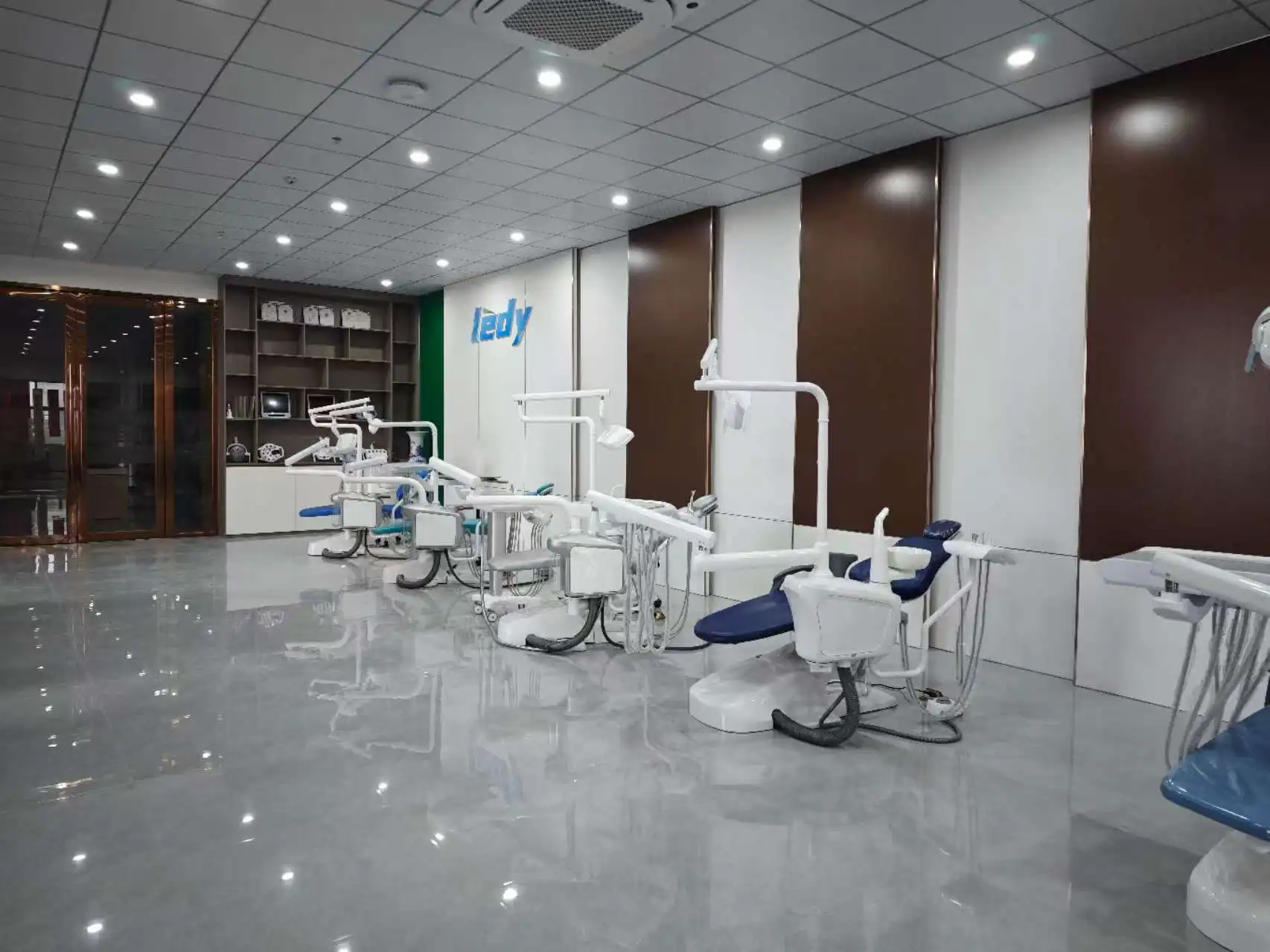 Foshan Tuokang Medical Instruments Co., Ltd. 1