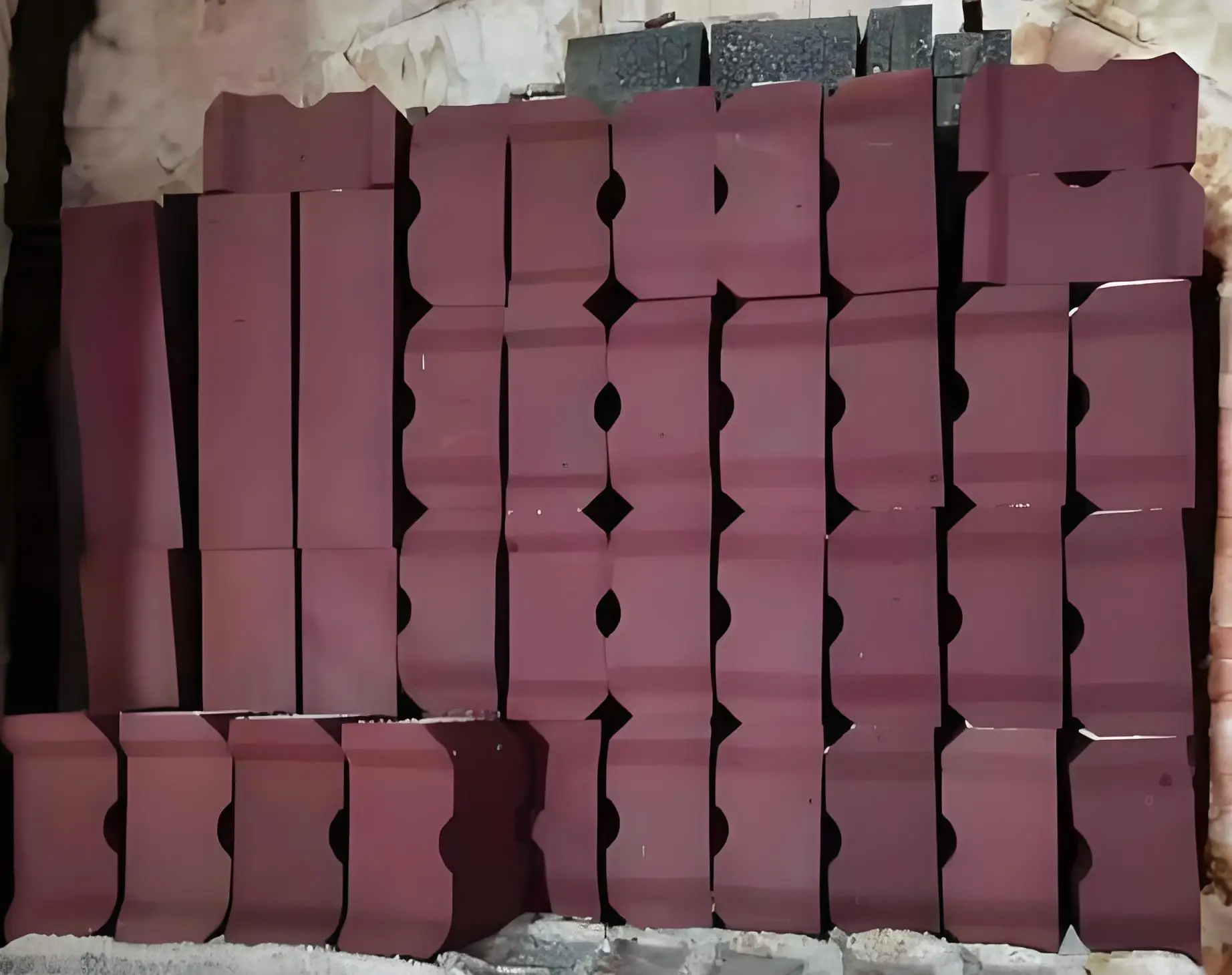 Excellent Thermal Stability Cr2O3 Corundum Refractory Bricks High Temperature Resistance Chrome Corundum Brick For Gasifiers