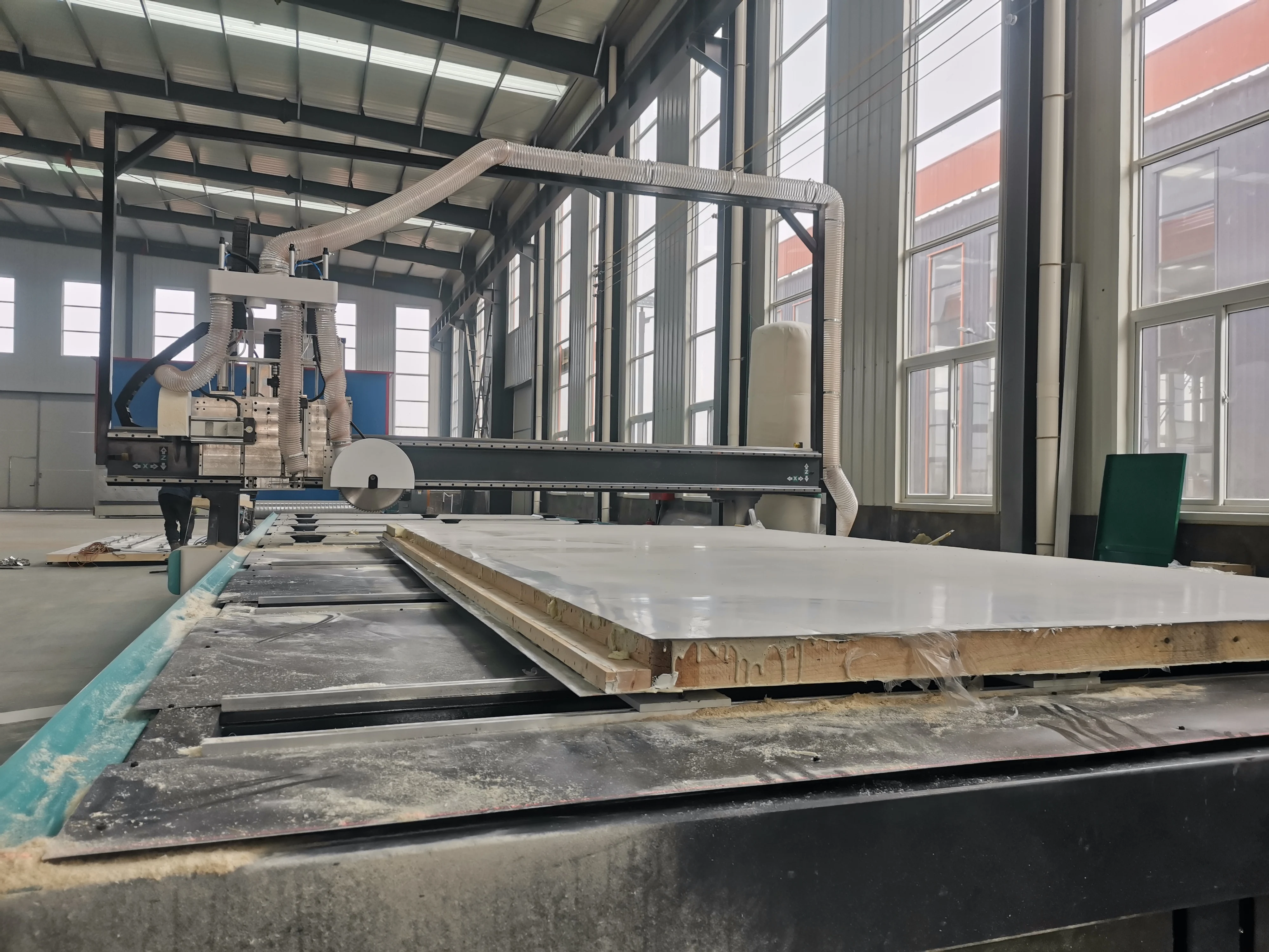 SUNTEC. XPS EPS OBS SIP Composite Panel Cutting 5 Axis  Cnc Router Machine with Saw