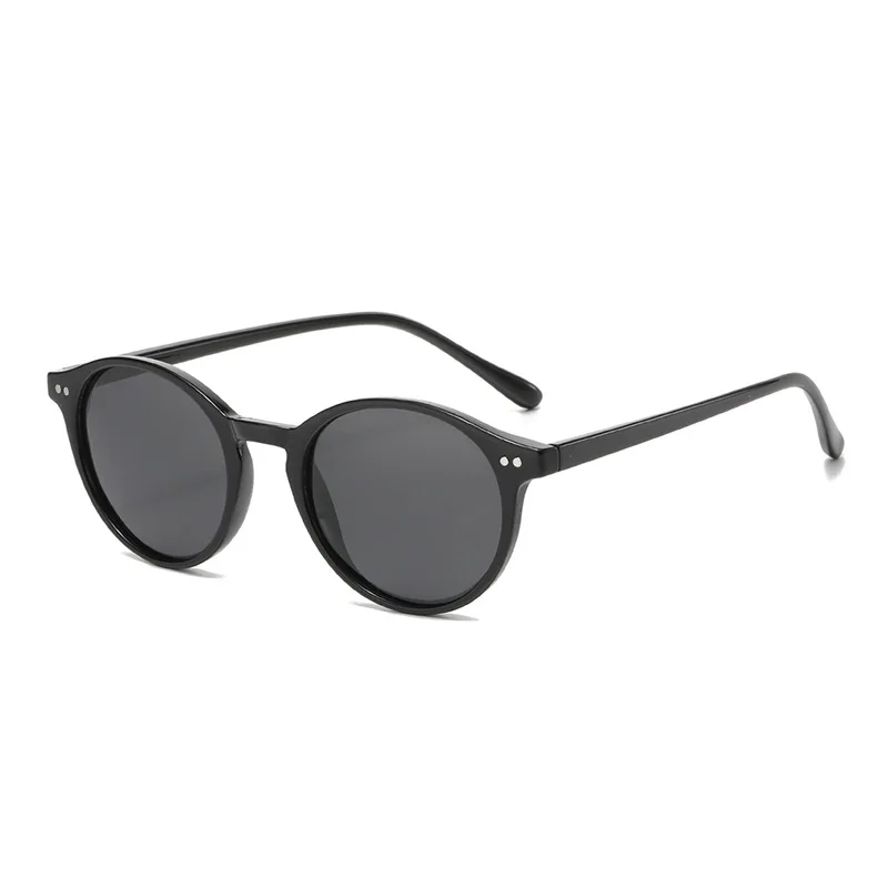2025 Unisex Designer Sunglasses With Fashionable Transparent Gray Frames And Polarized Lens Markings_voghion.com