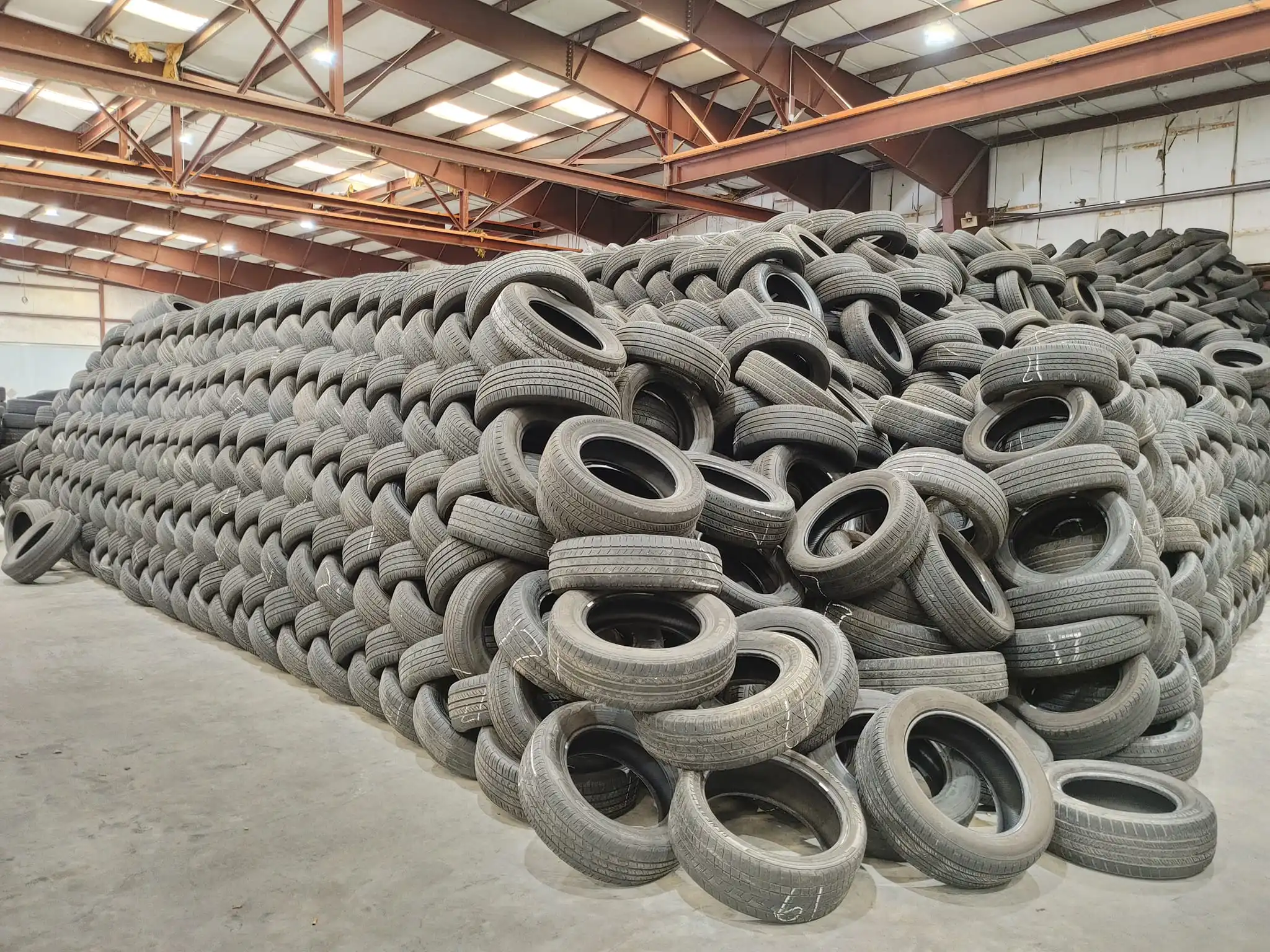 Quality Hot Sale Price Cheap Used Tyres./Quality car tire