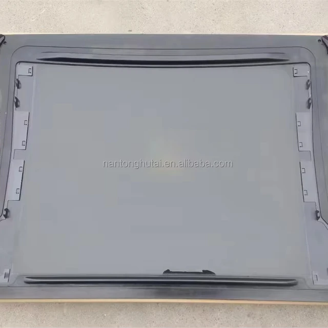 Best Selling Car Parts Auto Parts Sunroof Window Parts Glass for Hyundai  VERACRU Auto Sunroof