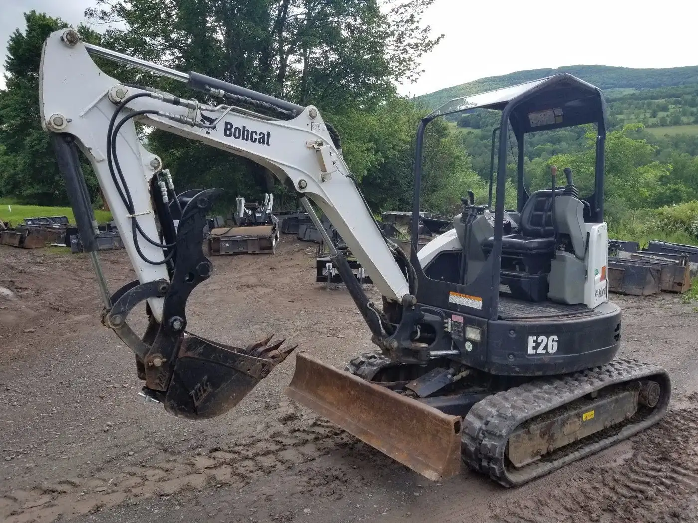 High Quality for E42 Mini Crawler Excavator with Enclosed Cab Engine Motor & Gear High Load Moment 8.6KW Power Price