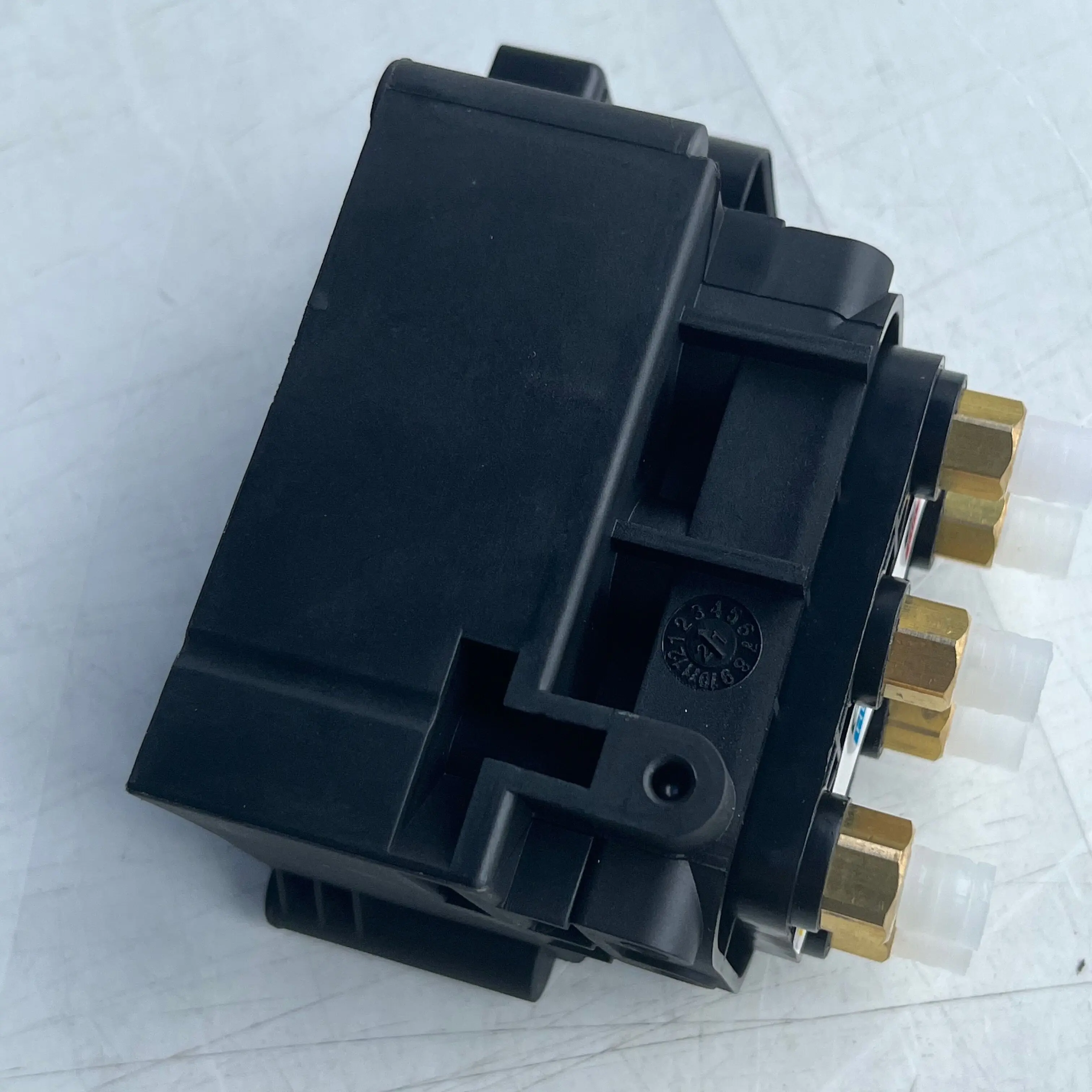 Air Suspension Compressor Block Valve W164 W166 W212 W221 W211 W251oem