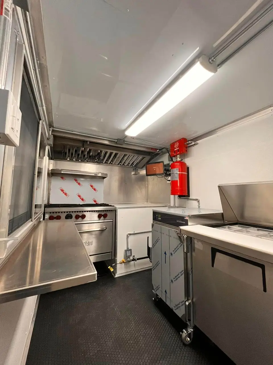 Mobile Food Truck Breakfast Food Truck With Fryer And Full Kitchen ...