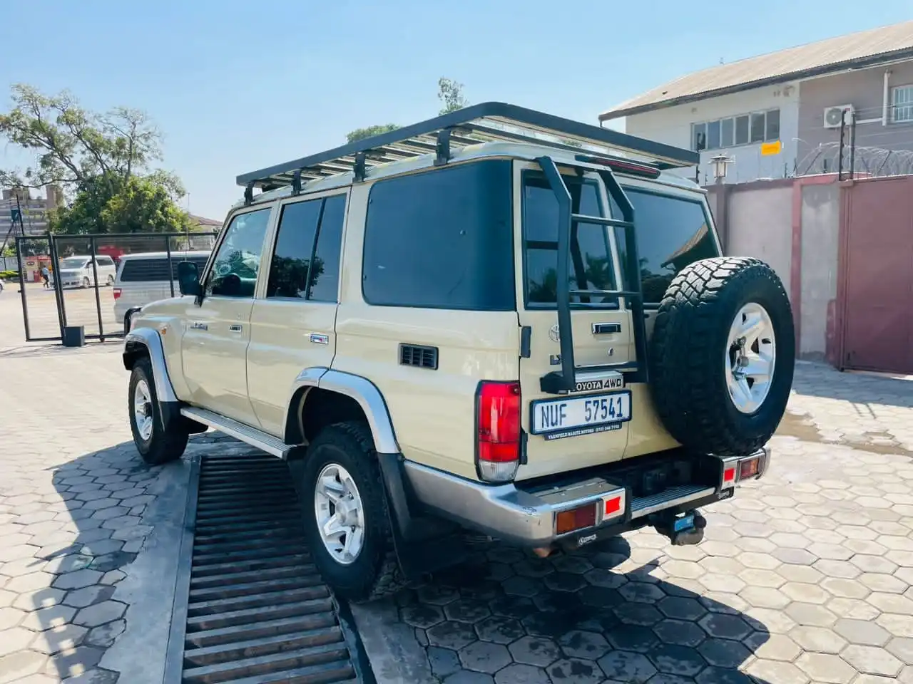 20152023 Toyota Land Cruiser Hardtop Ambulance Voitures D