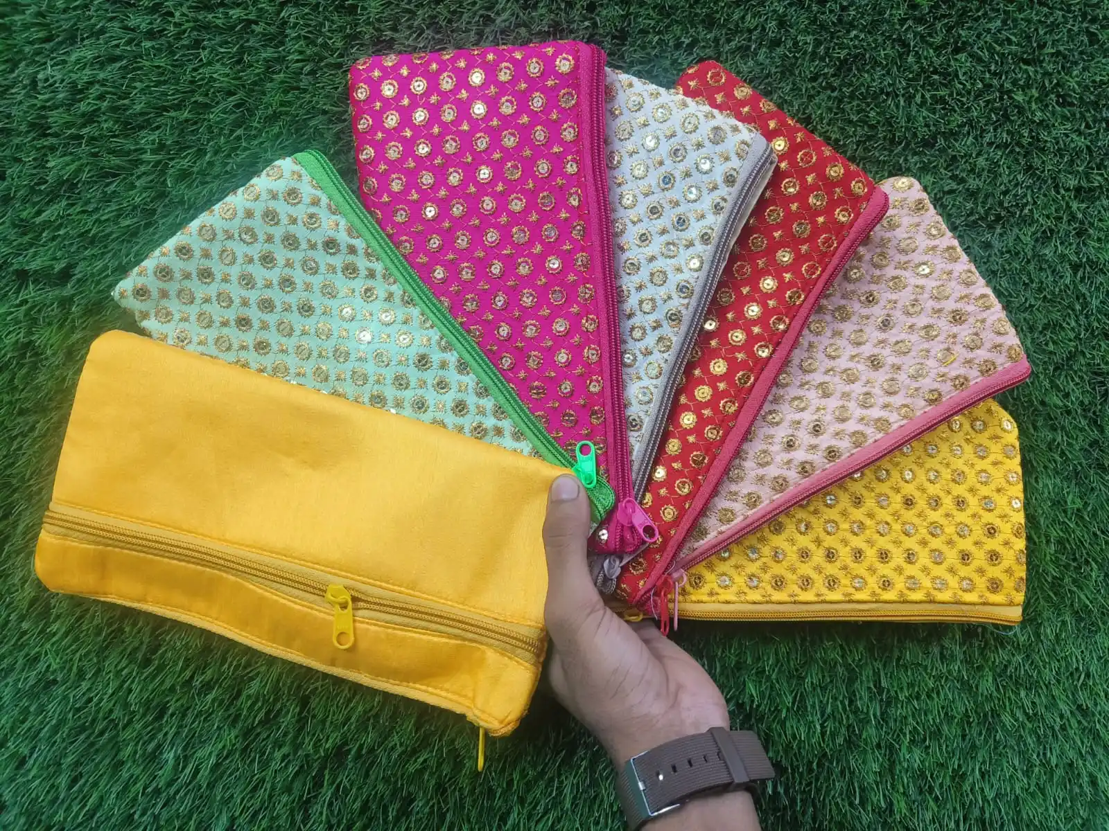 Stylish Fashionable Embroidered Return Gift Pouches with Cotton Lining and Zipper Closure for Decorations