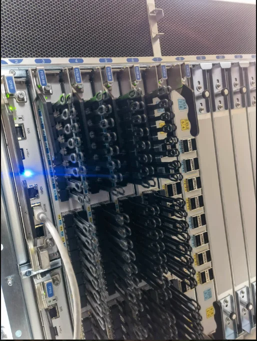 Brocade X6-8 Fibre Channel Director San Switch 512 Ports Active With 32G SFP