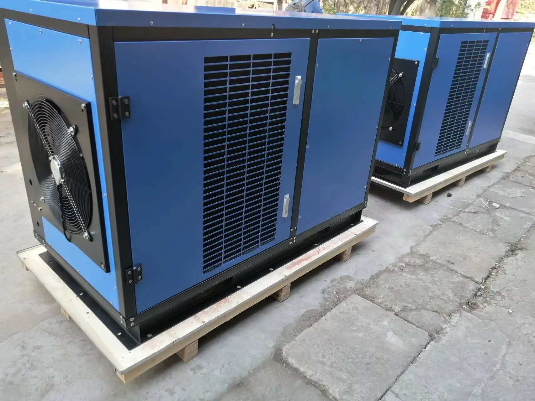 Solar Powered Atmospheric Water Generator air to Water Machine HL-A250L-38