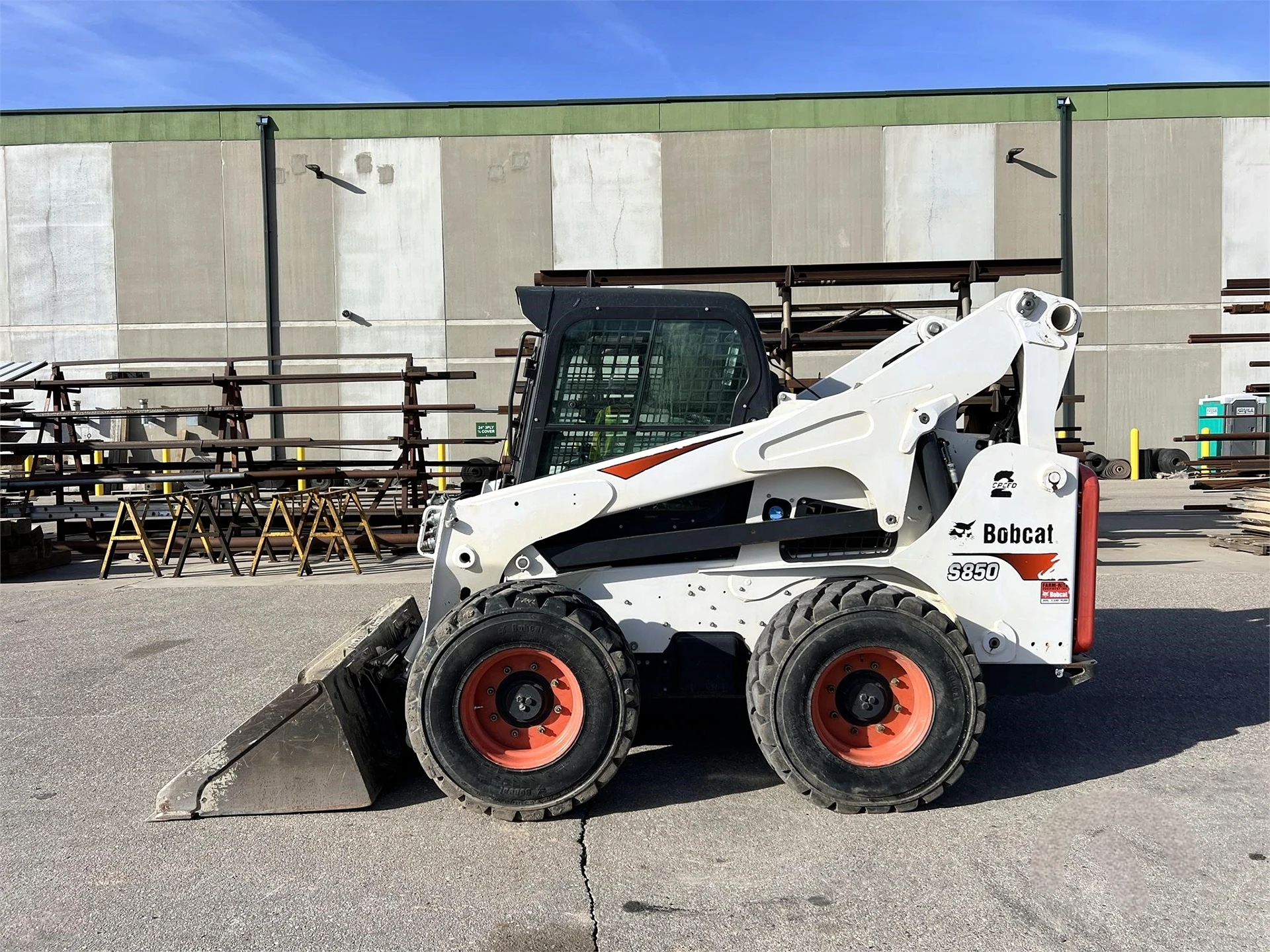 EROPS付き中古ボブキャットS850コンパクトトラックローダー高流量2速