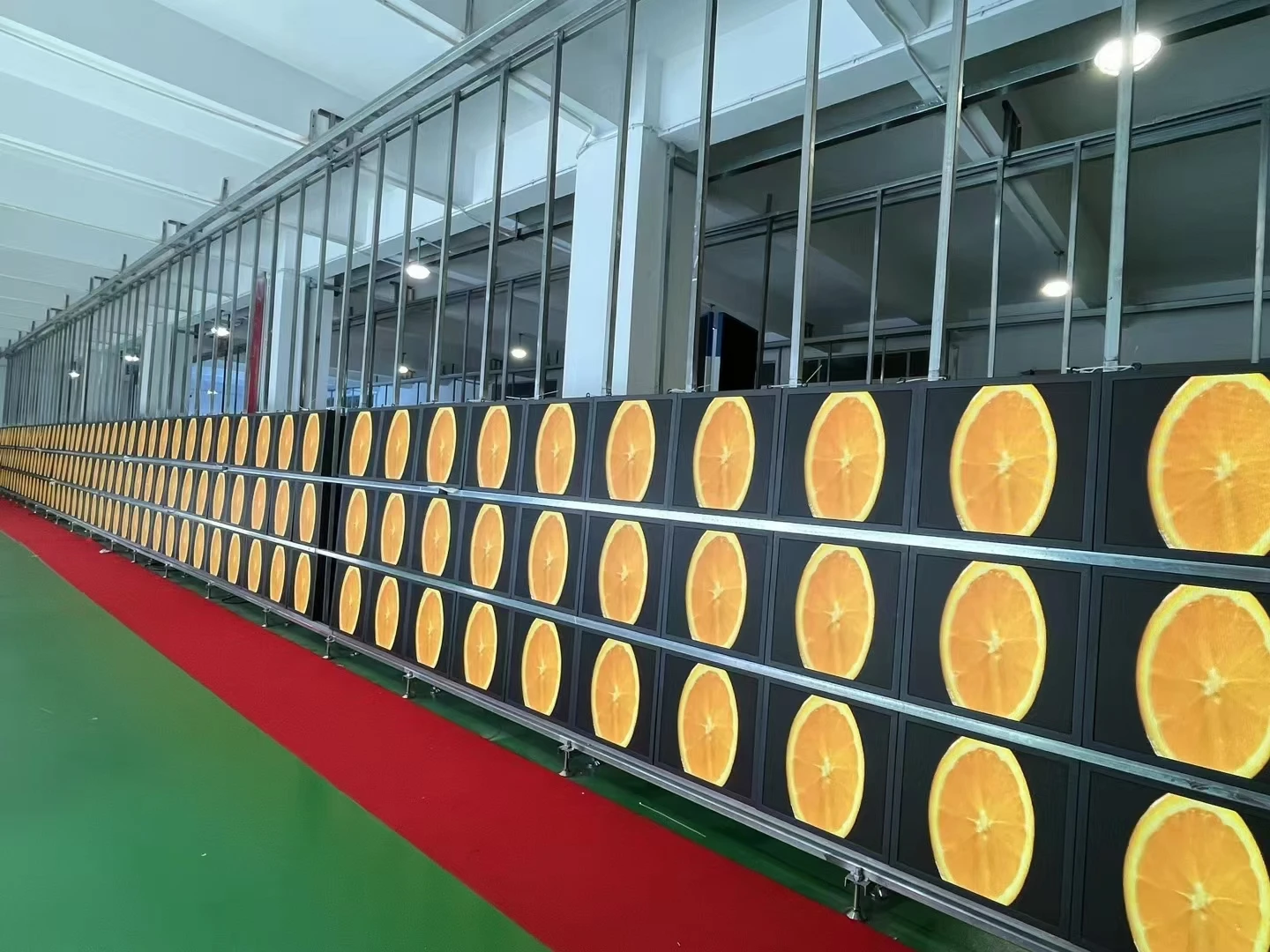 500*500mm Portable P2.9 P3.9 Full Color Indoor LED Display with 800nits Brightness and 160° View Angle