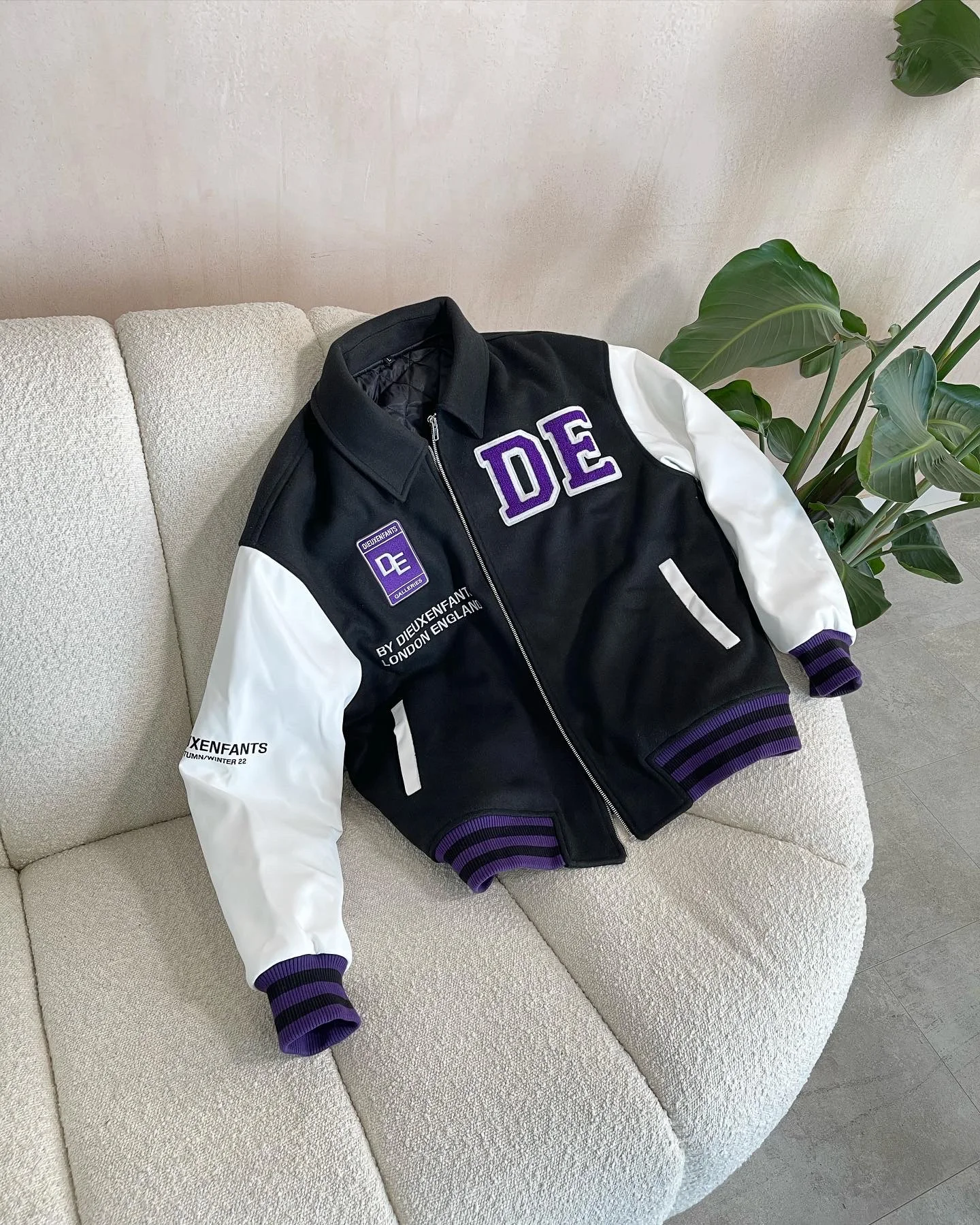 OEM Custom Ribbed Elastic Cuff Fashion Leather Sleeve Embroidery Varsity  Jacket for Men - China Varsity Jacket and Letterman Jacket price