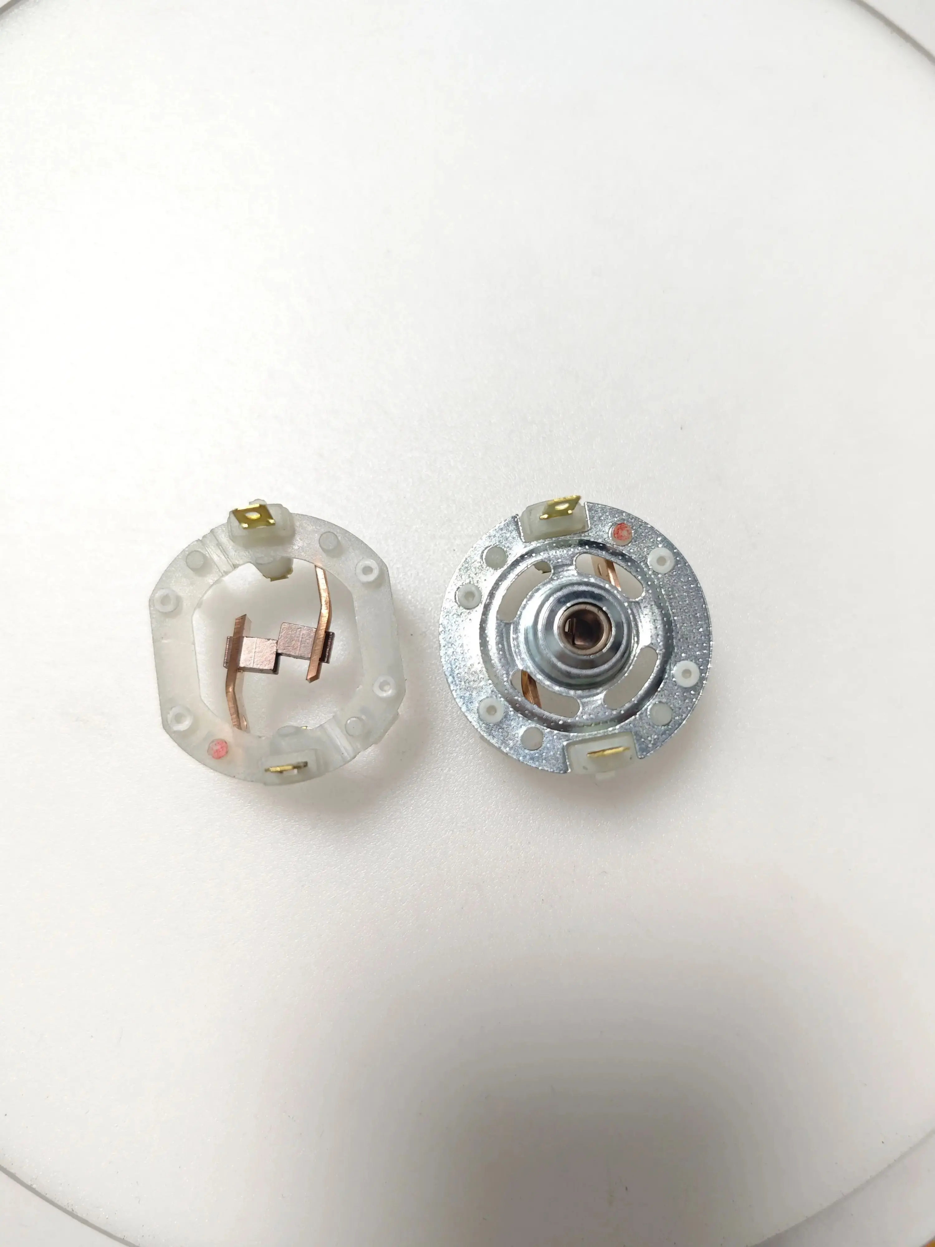 Spazzole Di Carbone Per Motore - 4 Pezzi 8906, Compatibili Panasonic EY7441/EY7940, 13x8x3mm - Foto 4