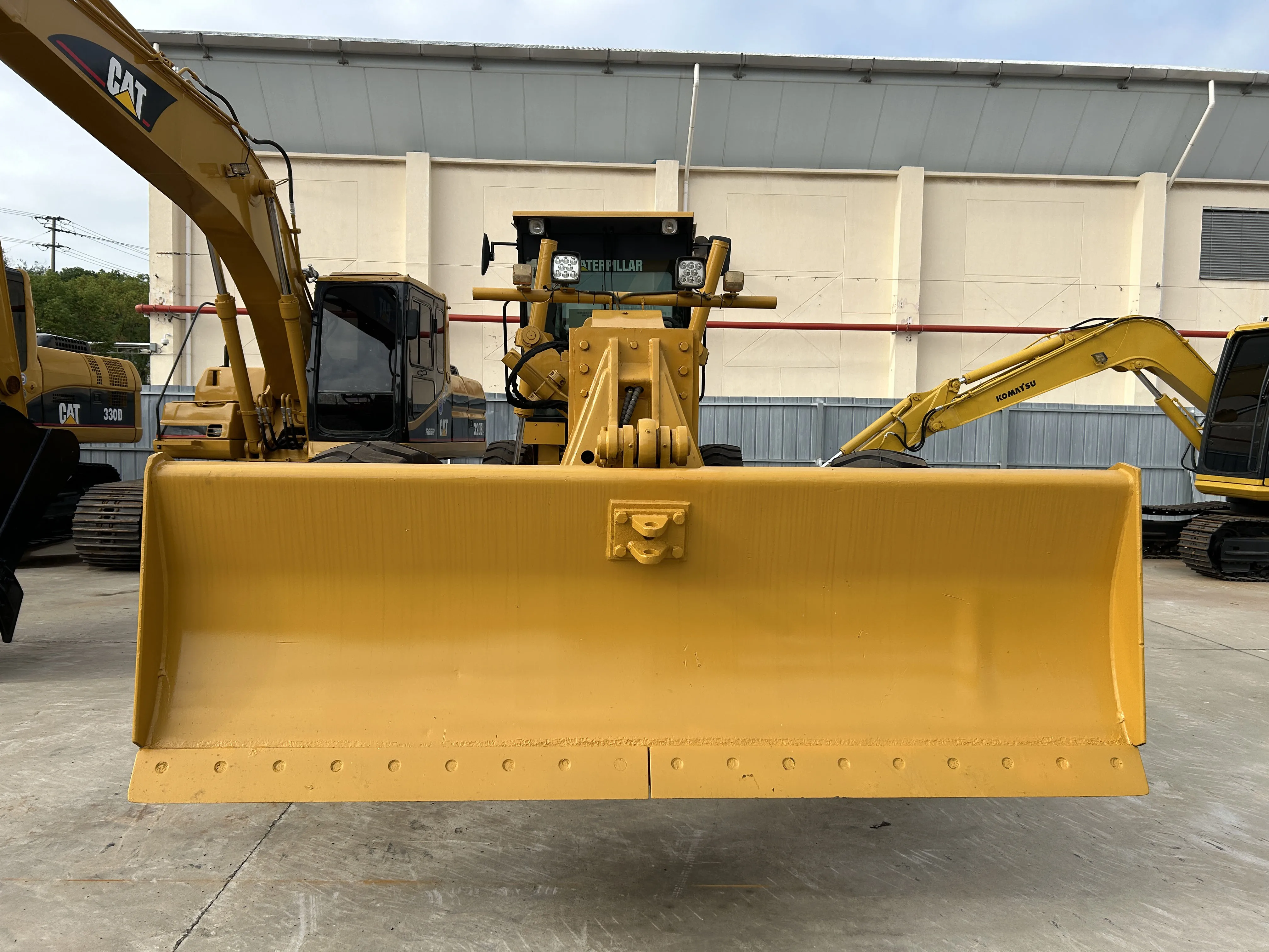 Front Blade Grader Used CAT 140K Motor Grader in Pakistan