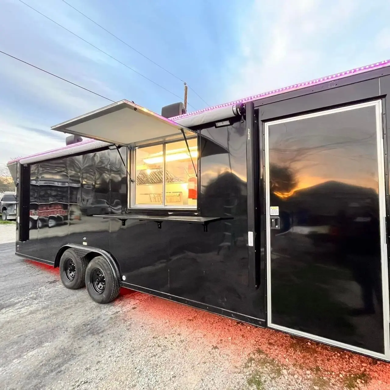 Mobile Food Truck Breakfast Food Truck With Fryer And Full Kitchen ...