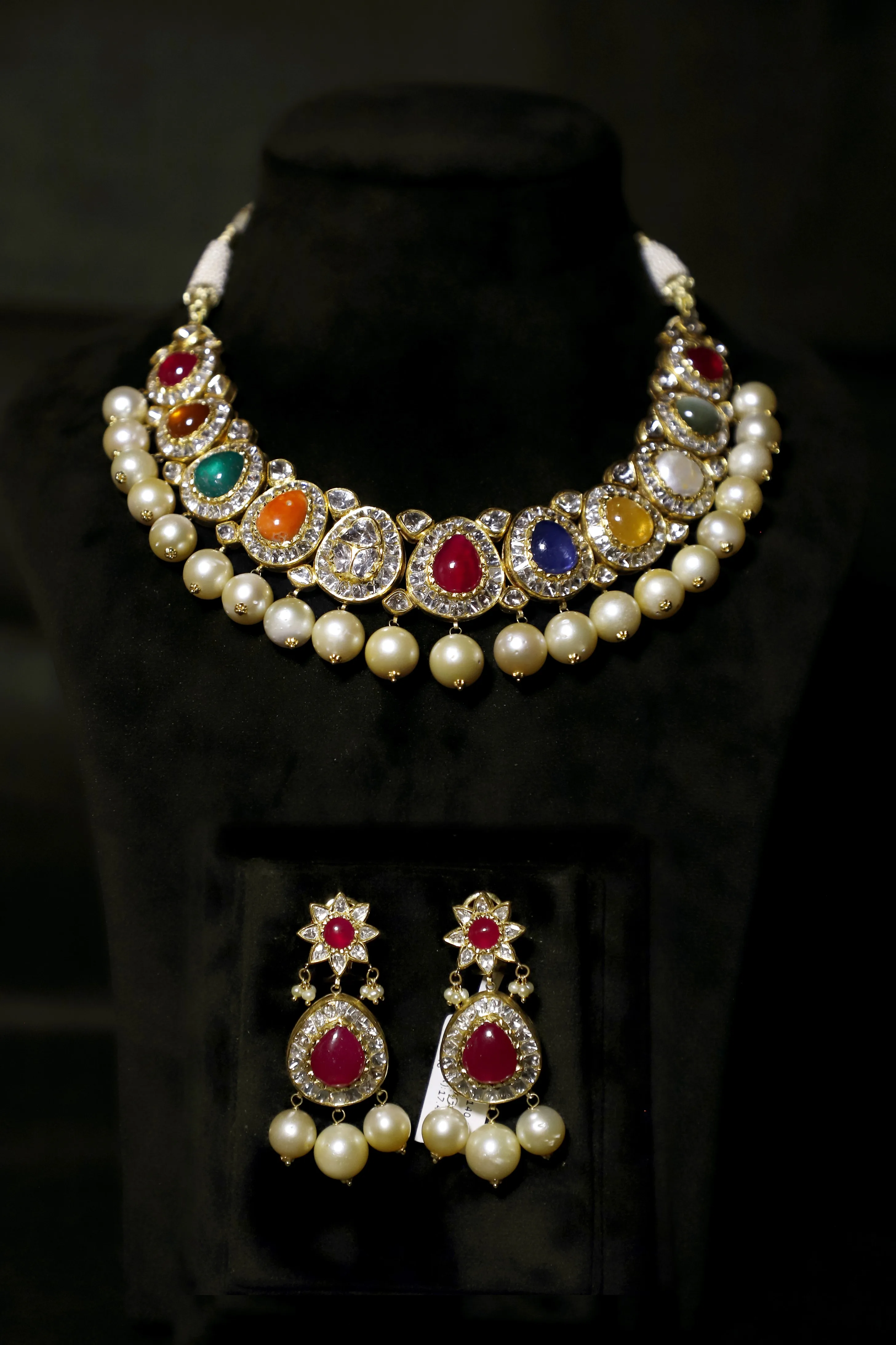 Black Enamel 925 Sterling Silver Gold Plated Tie Hood Shape Knot Cover