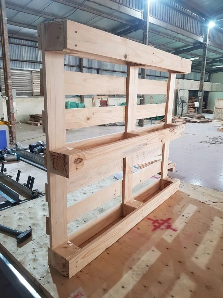 Pine Wooden Pallet Boards for Packing Cargo / Wood Pallet EU Standard for Transport Logistics Custom Size