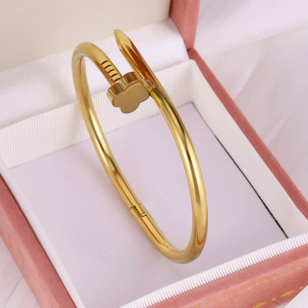 Brazalete de Moda para Mujer, Acero Inoxidable, Chapado en Oro de 18k, con Piedras de Circonita Cúbica, Diseño de Flor y Cruz