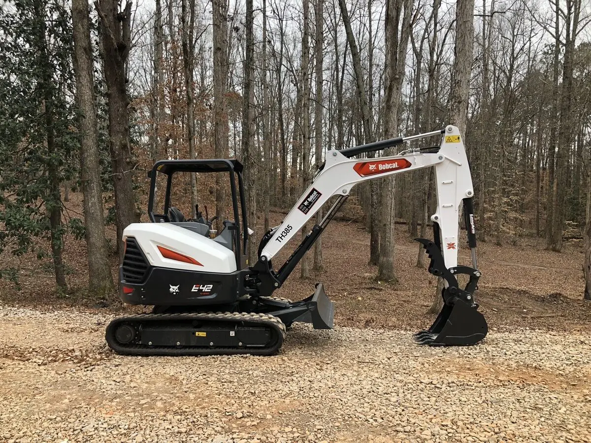 High Quality for E42 Mini Crawler Excavator with Enclosed Cab Engine Motor & Gear High Load Moment 8.6KW Power Price