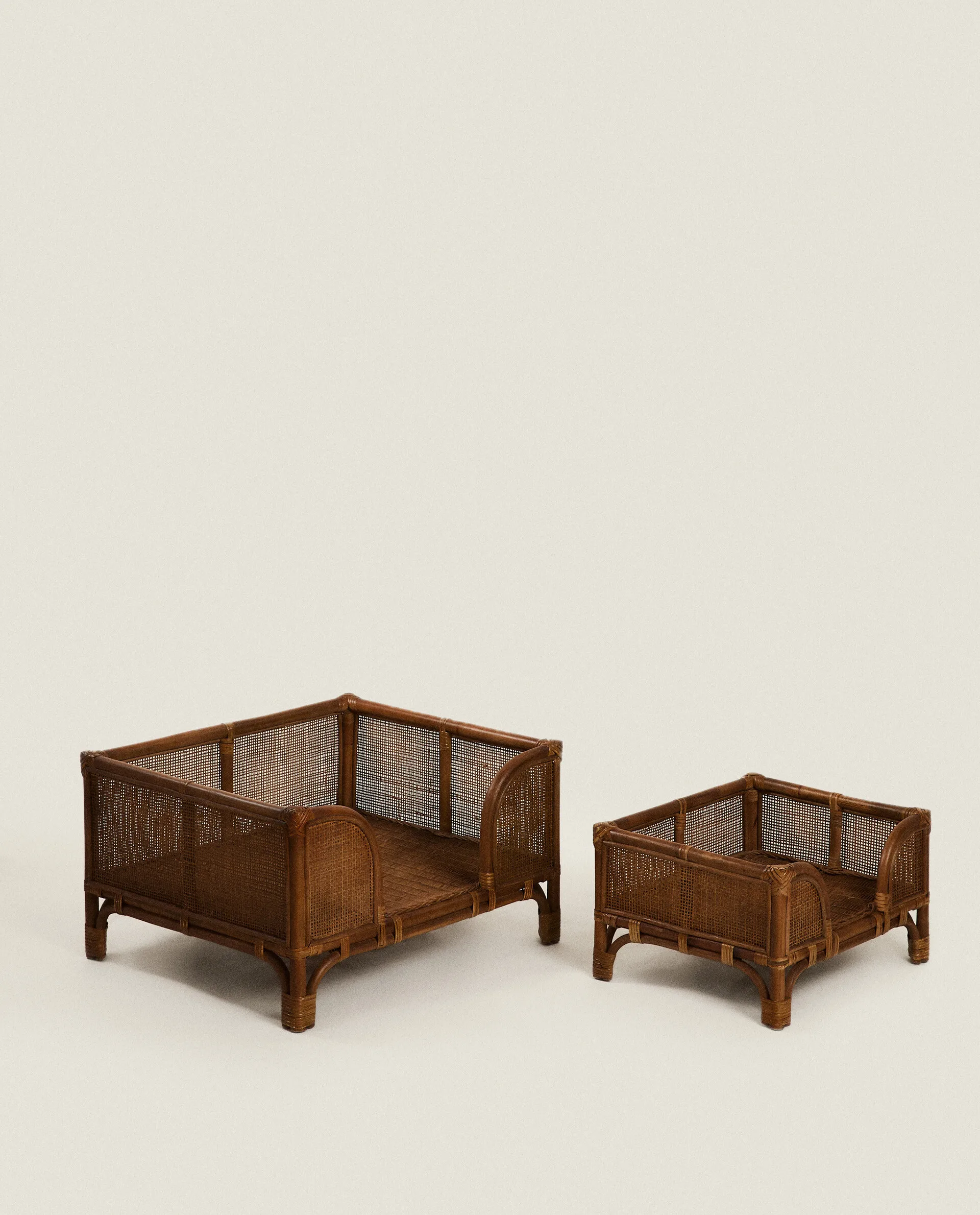 Design Wholesale  Raised Rectangular Rattan Bed for Pets  for Cat and Dog in Vietnam2023 Handcrafted