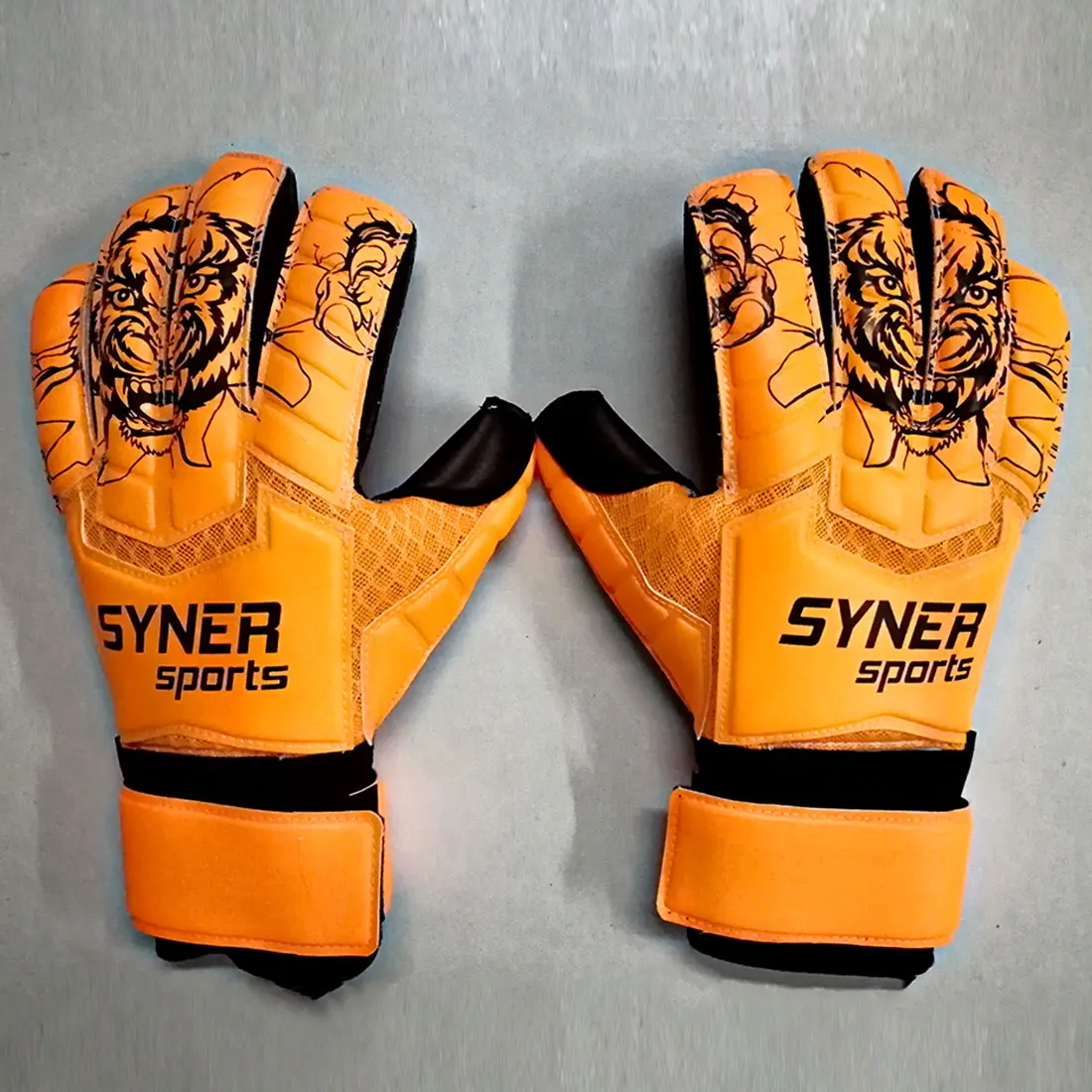 Customized Children Adult Soccer Goalkeeper Gloves German Latex Gloves Flat Cut Style Kids