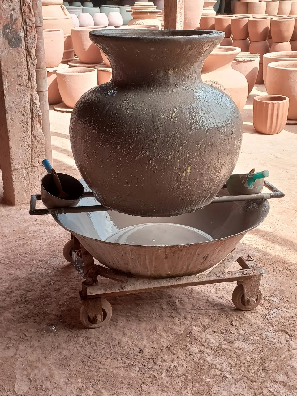 1. Unique Atlantic Ceramic Outdoor Pots Vietnam Pottery Pots