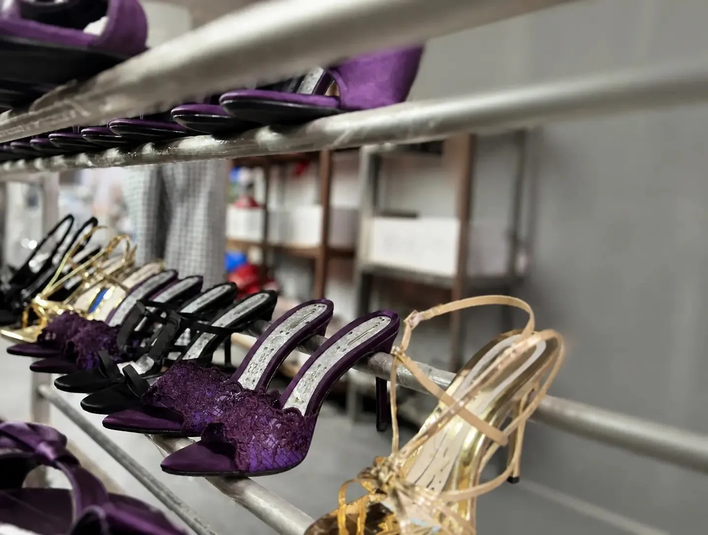 XINZIRAIN footwear bulk production and reorder delivery