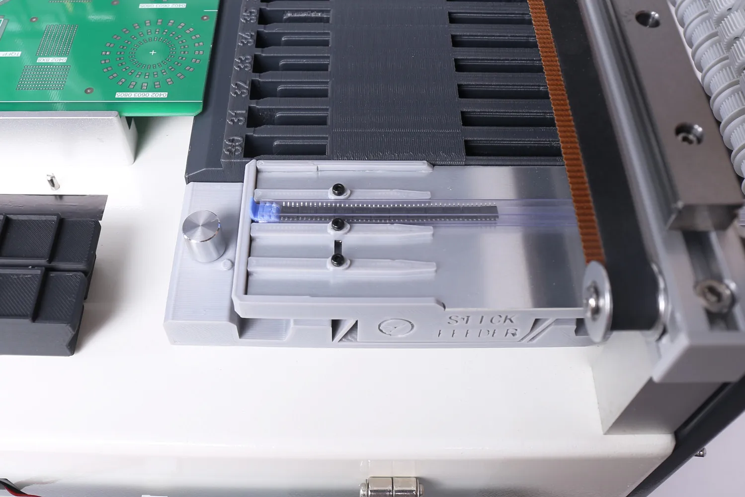 バナーナン MEISSEN x adidas ZX8000 Porcelain Is Two of a Kind