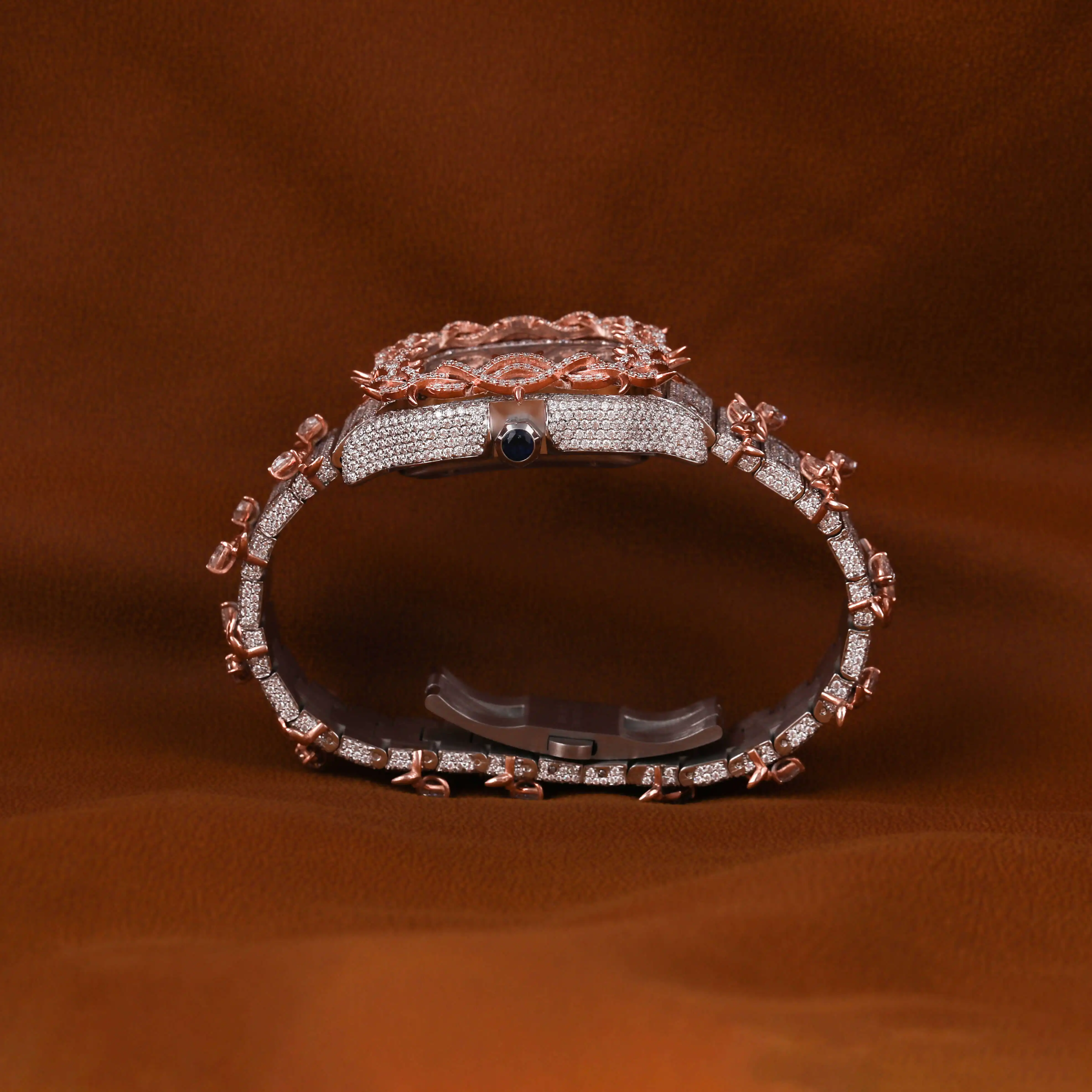 Luxury Customize Hip Hop Custom Leaf Shape Two Tone Moissanite  Diamond Watch for Men With Customized Dial and Unique Designed