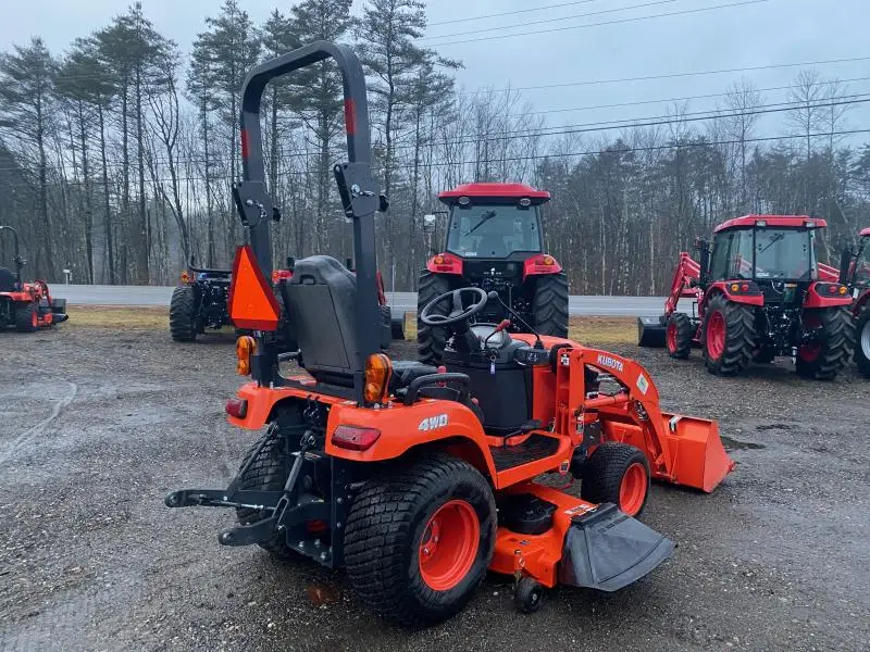 Used kubota Lawn Mower 4x4 Small Tractor with Front End Loader Backhoe Kubota Tractors Trucks Agriculture Mini Farm Tractor