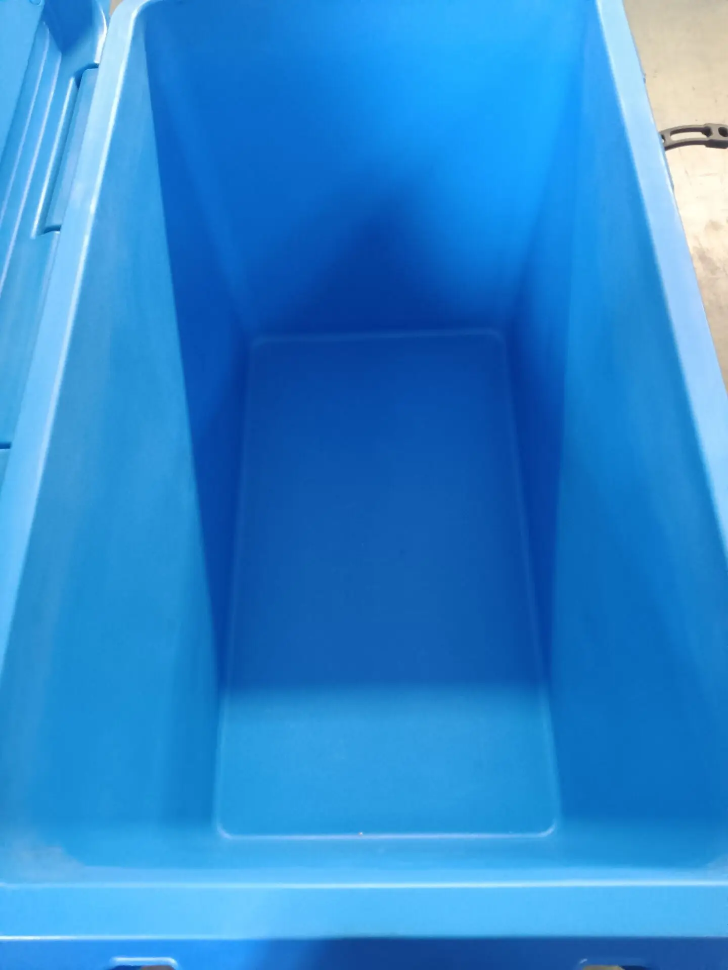 Large Plastic Insulated Dry Ice Container Ice Cooler Box For Storage