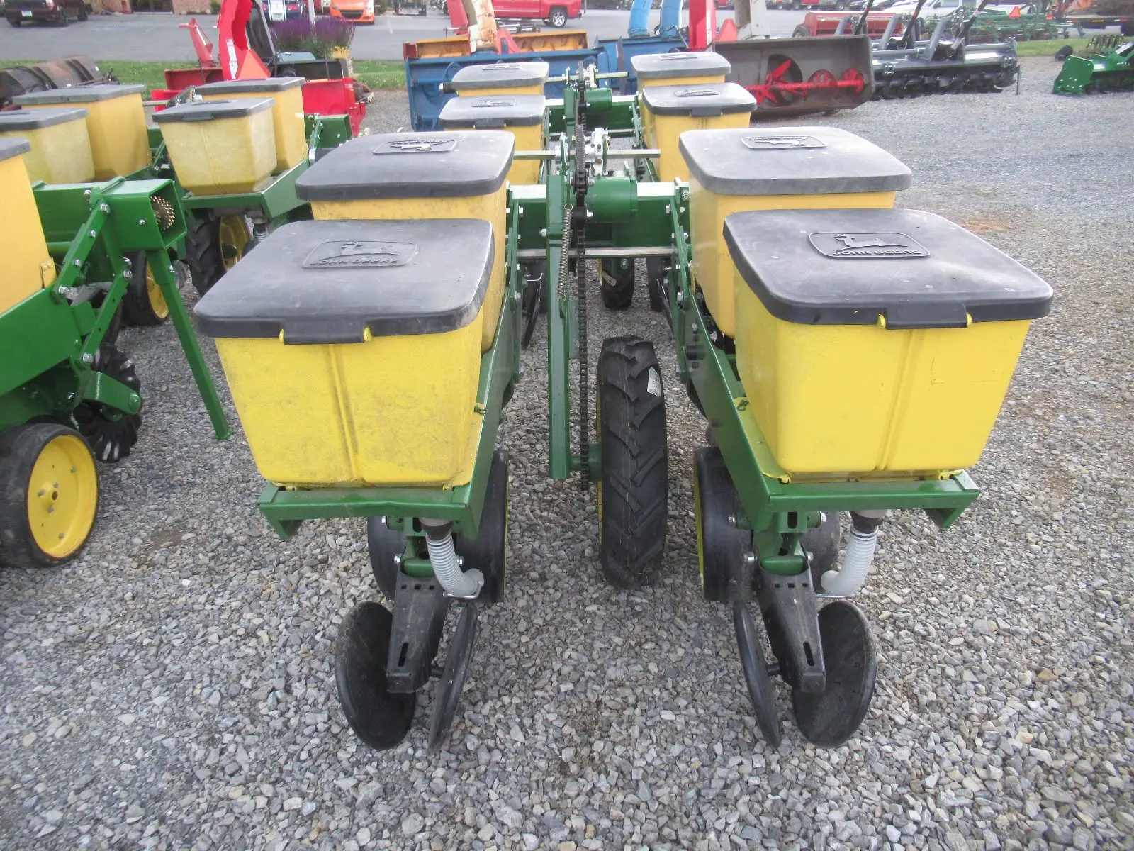 Buy tractor corn planter machine5 Row Tractor farm Mounted 4 rows corn planter zero till corn seeder