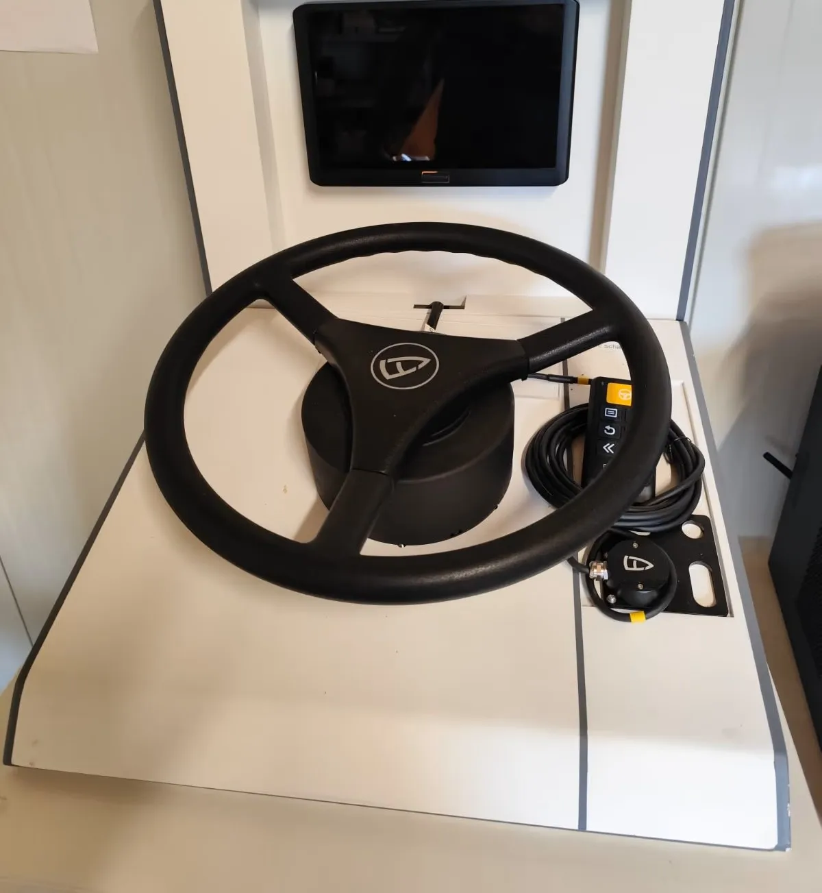 RTK Steering System FJ Dynamics AT2 for Tractors, Combine Harvesters GPS Steering  with Autopilot for Sale